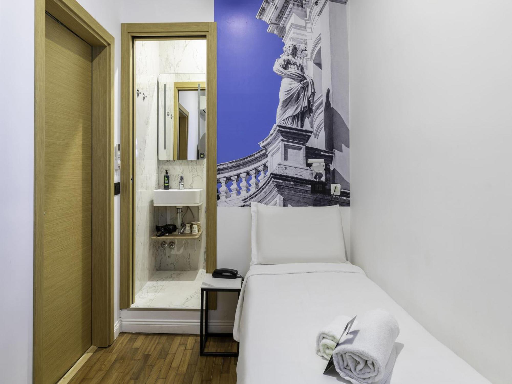 B&B Hotel Roma Italia Viminale Bagian luar foto